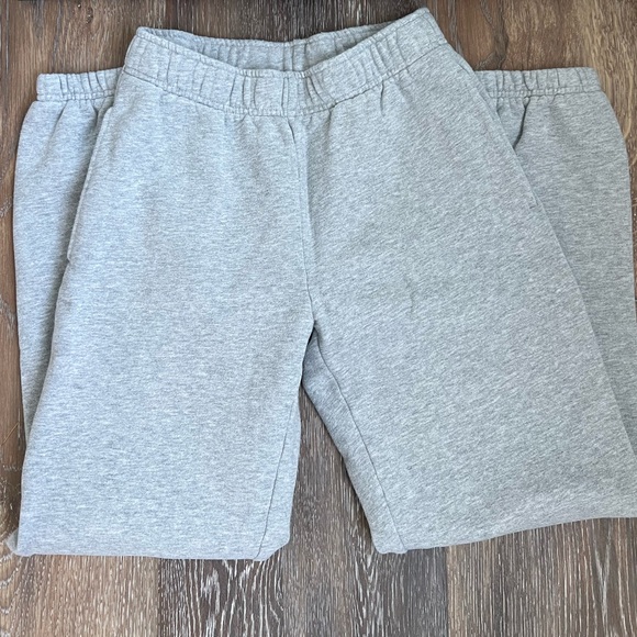 TNA Aritzia Cozy Fleece Perfect Sweatpant Joggers - Picture 2 of 4